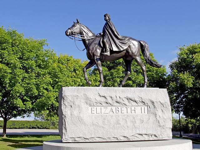 socha Elizabeth II..jpg